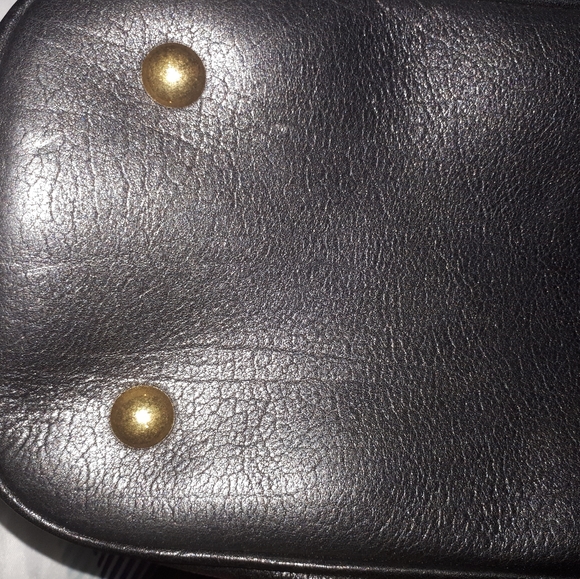 Yves Saint Laurent Muse Handbag - Picture 3 of 8